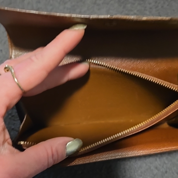 Louis Vuitton Brown Sarah Monogram Wallet - Picture 7 of 12